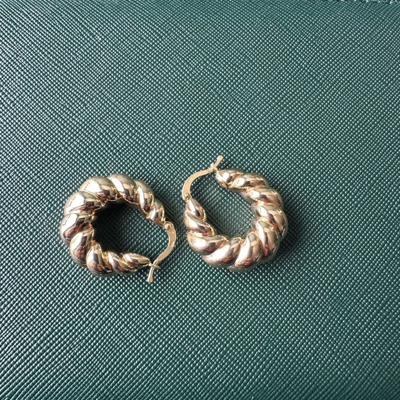 Pure 18k gold earrings New SOLD - Picture 2 of 3
